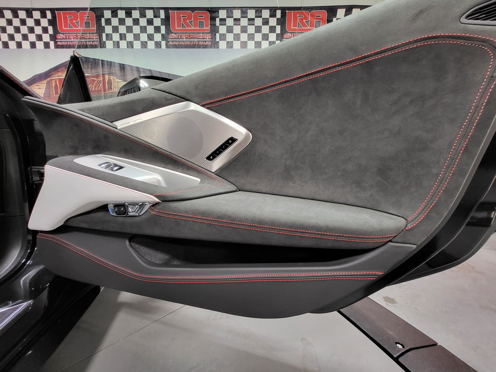 Used 2023 Chevrolet Corvette Stingray Premium Conv w/ Z51 Performance Package RWD image 23
