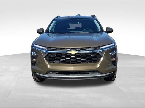 Certified 2024 Chevrolet Trax LT w/ LT Convenience Package FWD image 8