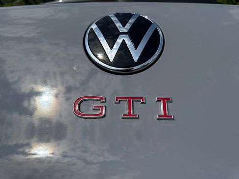 Used 2024 Volkswagen GTI SE FWD image 15