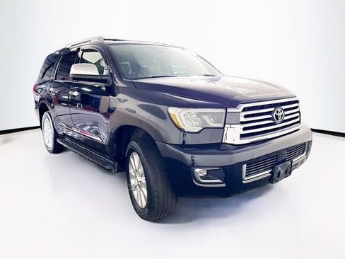 Used 2019 Toyota Sequoia Platinum AWD/4WD image 3