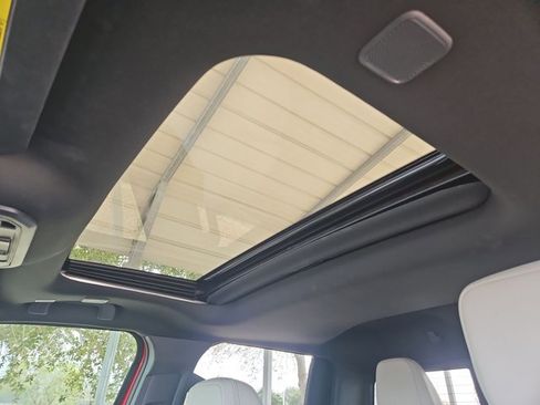 Used 2024 Toyota Tacoma Limited w/ Limited Package (LT) image 15