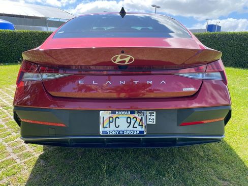 Certified 2024 Hyundai Elantra Blue FWD image 24