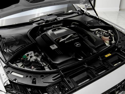 Used 2024 Mercedes-Benz S 63 AMG S w/ Carbon Fiber Exterior Package image 63