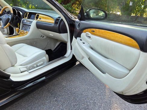 Used 2003 Lexus SC 430 Convertible RWD image 35