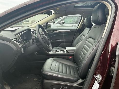 Used 2017 Ford Fusion SE w/ Fusion SE Technology Package AWD/4WD image 10