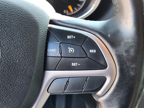 Used 2021 Jeep Grand Cherokee Limited AWD/4WD image 25