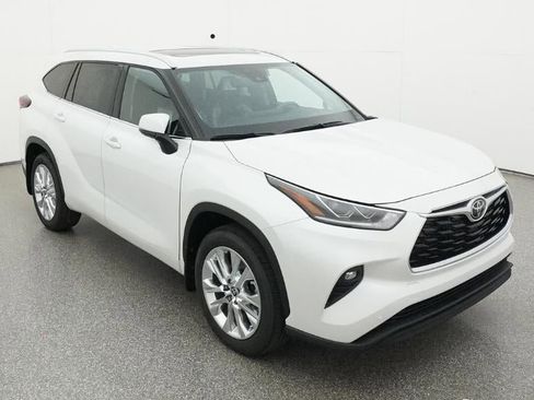 New 2026 Toyota Highlander Limited AWD/4WD image 13