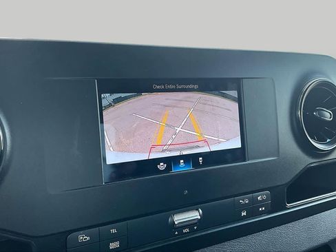 Used 2024 Mercedes-Benz Sprinter 2500 image 29