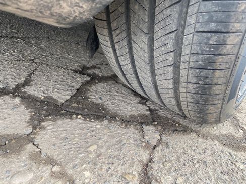 Used 2020 Mercedes-Benz S 560 4MATIC Sedan w/ Premium Package image 36