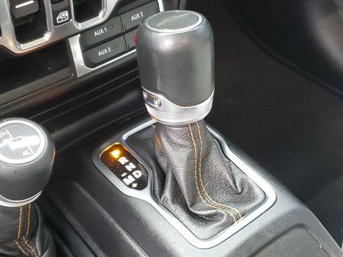 Certified 2021 Jeep Gladiator Overland image 24