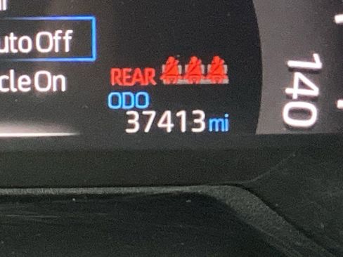 Used 2021 Toyota RAV4 SE w/ Weather & Moonroof Package AWD/4WD image 5