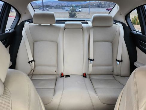 Used 2013 BMW 750Li image 24