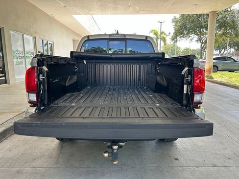 Used 2022 Toyota Tacoma SR5 RWD image 31
