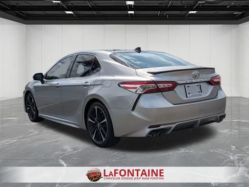 Used 2020 Toyota Camry XSE FWD image 3