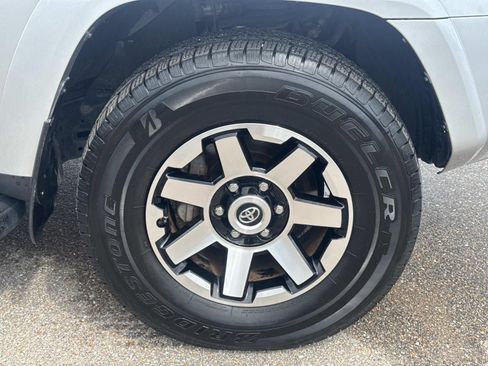 Used 2018 Toyota 4Runner TRD Off-Road Premium AWD/4WD image 4
