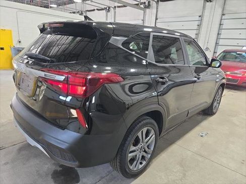 Used 2022 Kia Seltos LX AWD/4WD image 6
