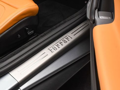 Used 2019 Ferrari Portofino image 52