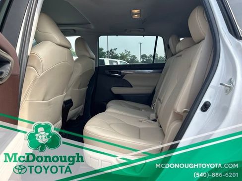 Used 2020 Toyota Highlander Limited AWD/4WD image 11