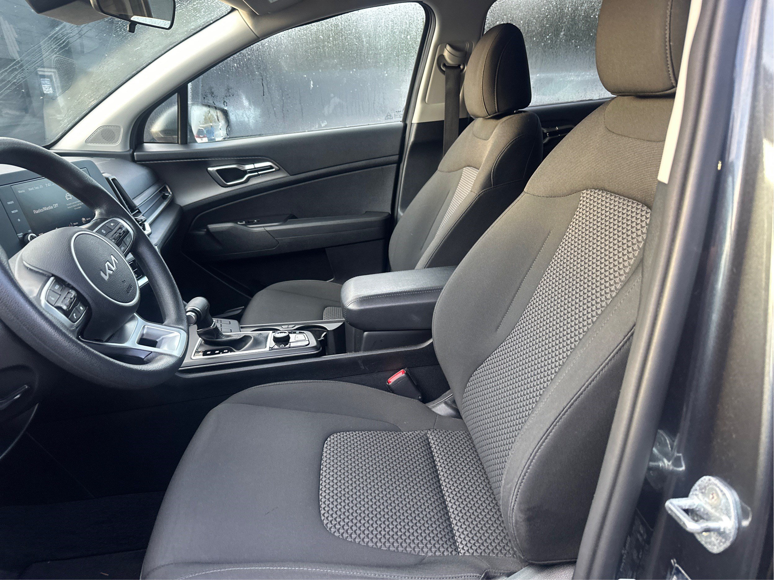 Used 2023 Kia Sportage LX AWD/4WD image 9