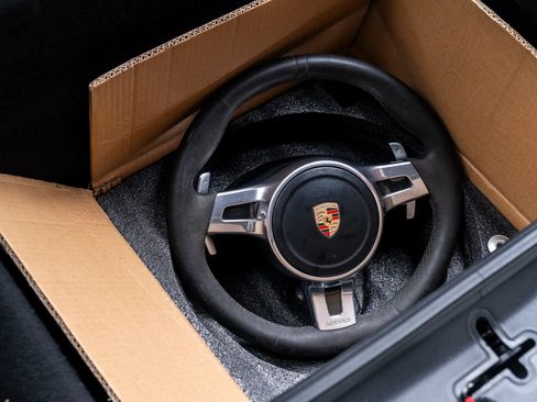 Used 2014 Porsche 911 Turbo S AWD/4WD image 40