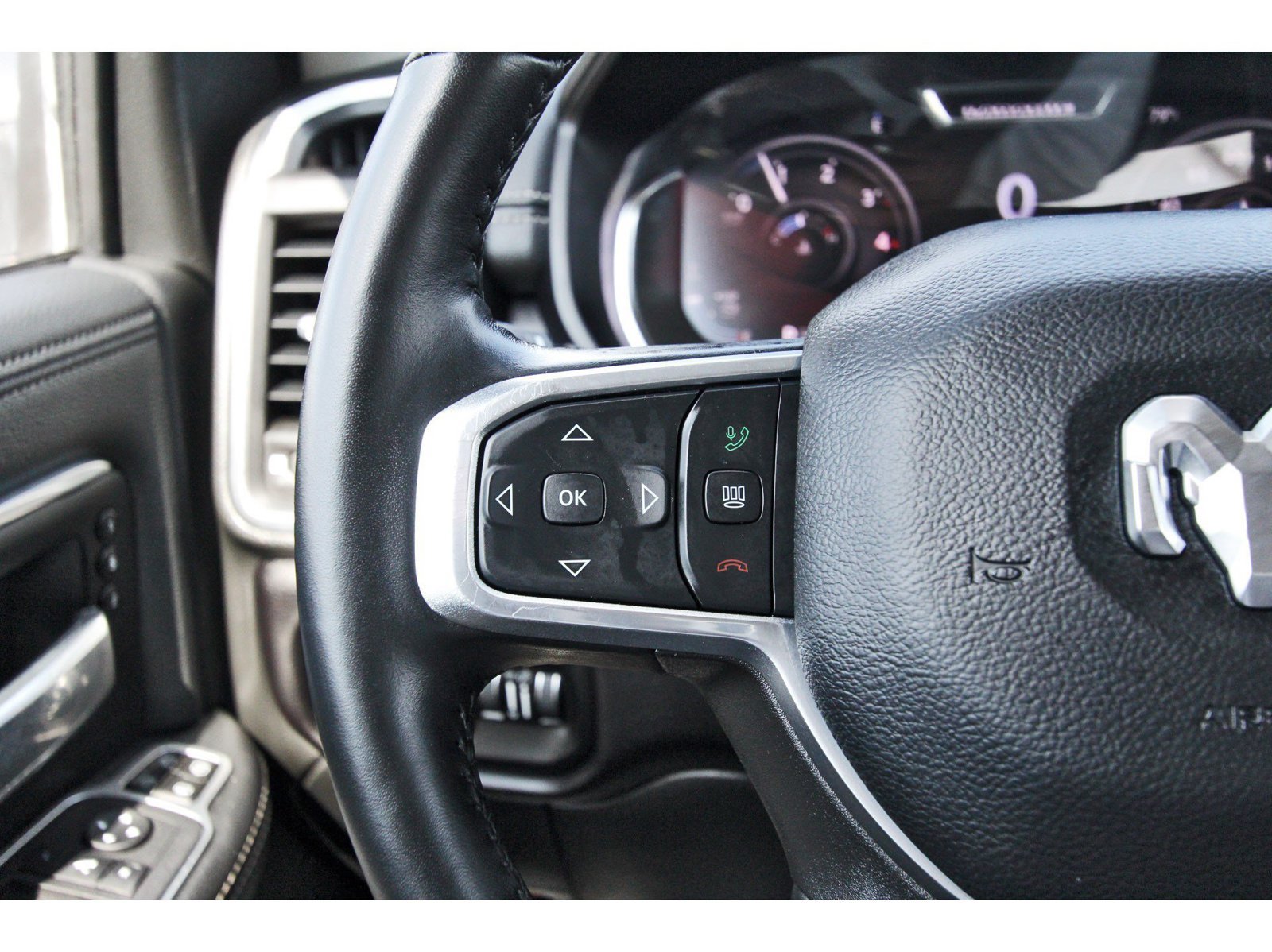 Used 2024 RAM 2500 Laramie w/ Safety Group AWD/4WD image 24
