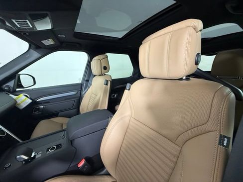 New 2026 Land Rover Discovery Limited Edition AWD/4WD image 5