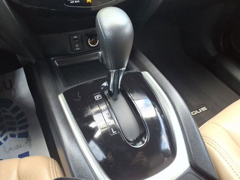 Used 2014 Nissan Rogue SV w/ SV Premium Package image 24