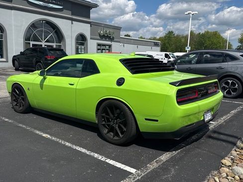 Used 2015 Dodge Challenger R/T Scat Pack w/ Leather Interior Group RWD image 7