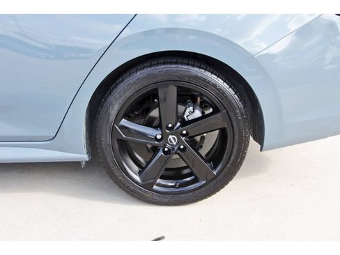 Used 2024 Nissan Sentra SR w/ SR Premium Package FWD image 31