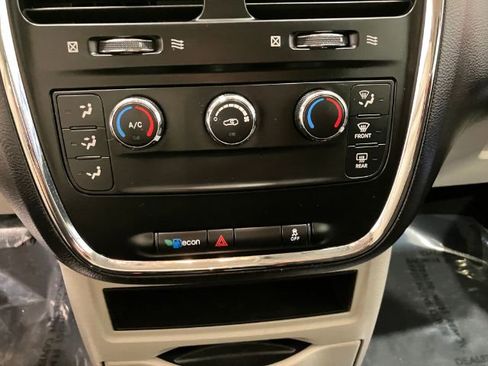 Used 2013 Dodge Grand Caravan American Value Package image 21