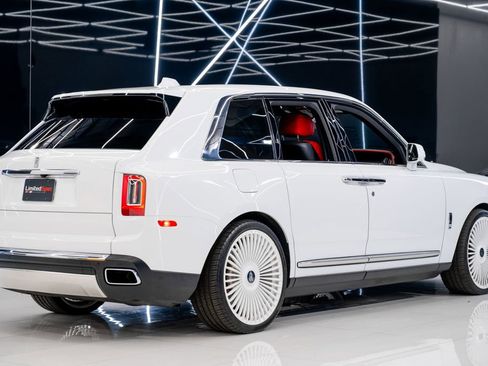 Used 2021 Rolls-Royce Cullinan image 16