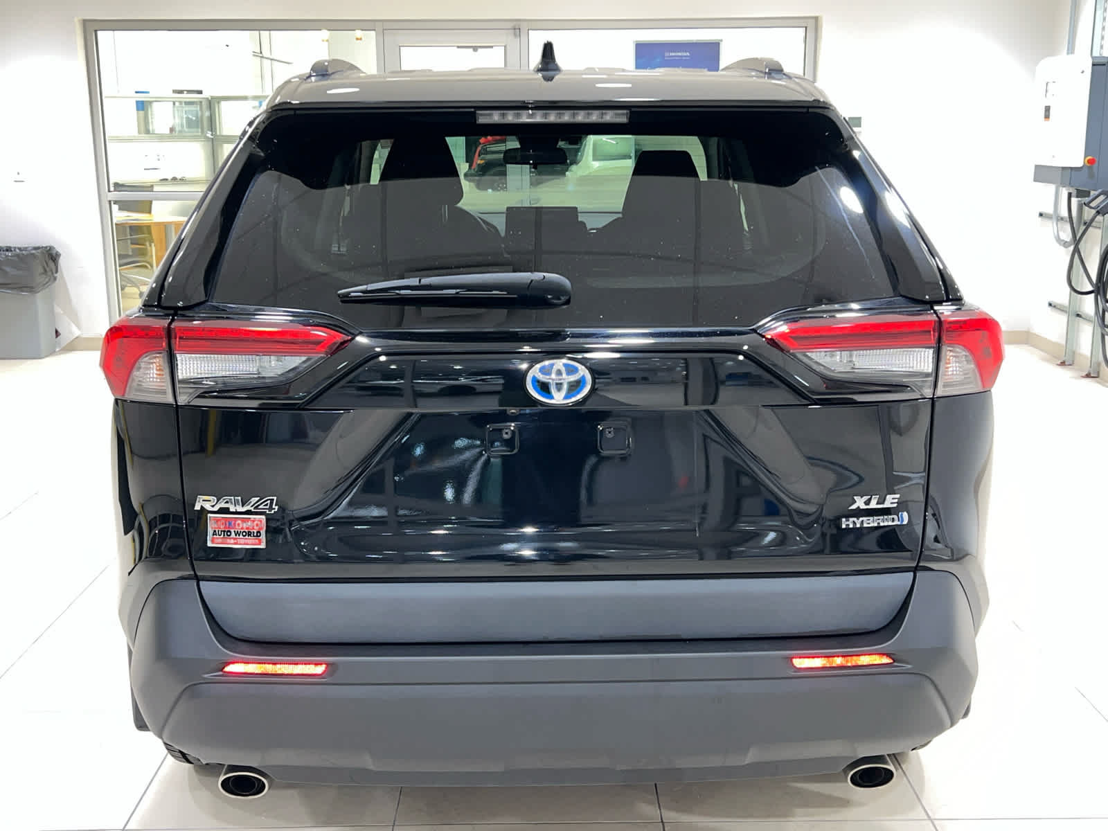 Used 2021 Toyota RAV4 XLE w/ Convenience Package AWD/4WD image 10