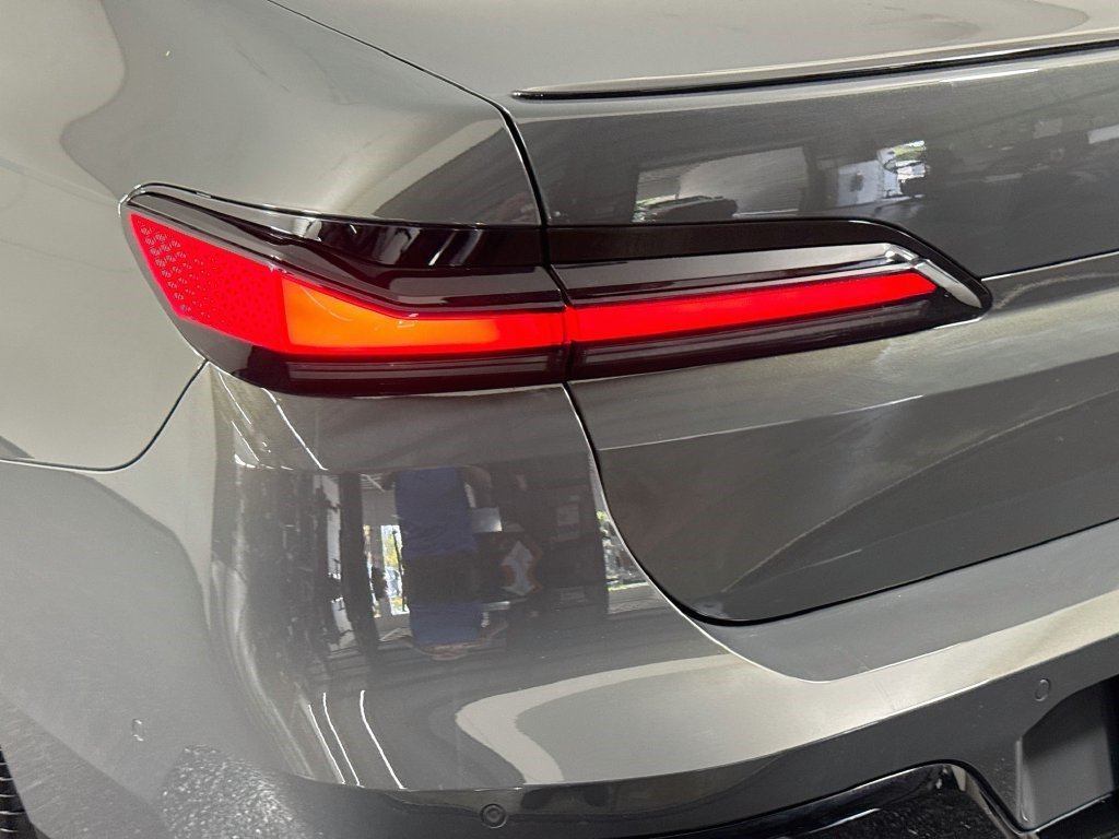 Used 2026 BMW 740i w/ Premium Package RWD image 35