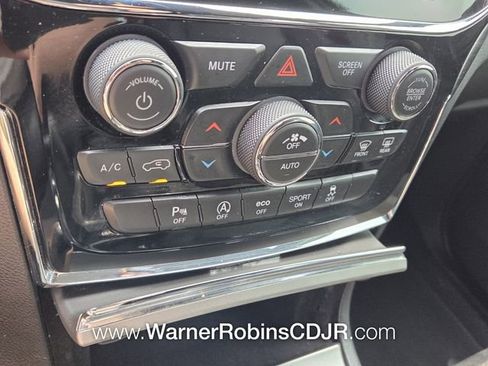 Used 2020 Jeep Grand Cherokee Altitude RWD image 23
