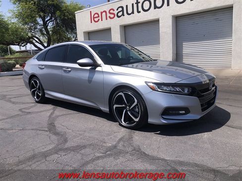 Used 2018 Honda Accord Sport image 2