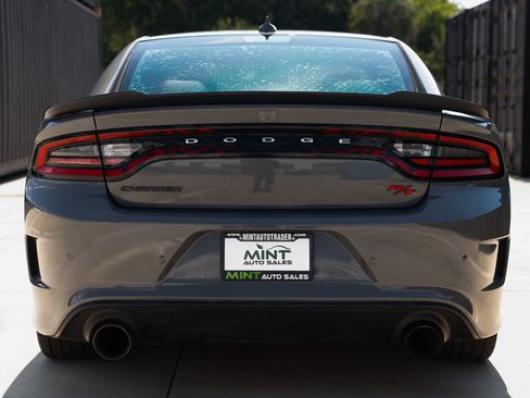 Used 2018 Dodge Charger R/T Scat Pack RWD image 12