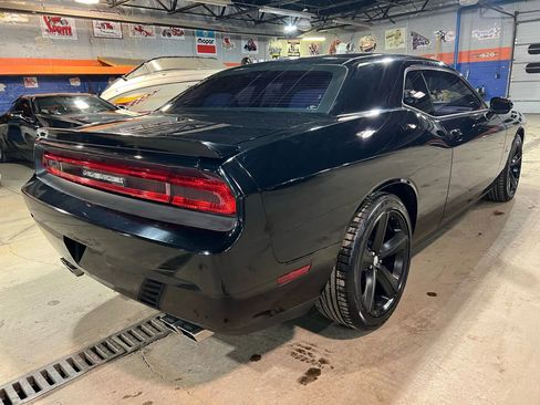 Used 2012 Dodge Challenger R/T image 5