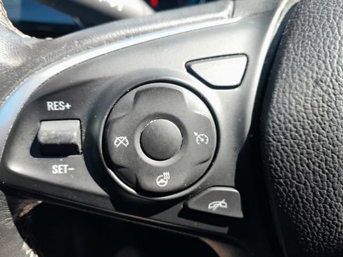 Used 2018 Buick Envision Essence FWD image 6