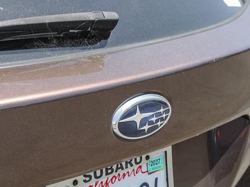 Used 2019 Subaru Outback 2.5i Limited AWD/4WD image 11