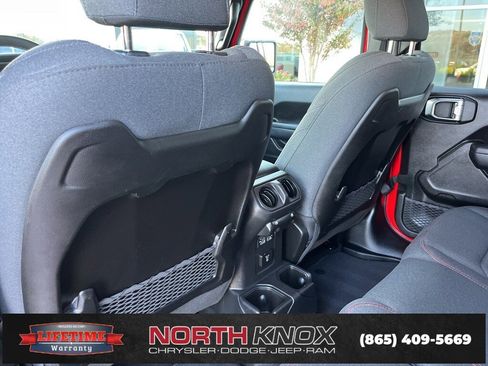 Used 2025 Jeep Wrangler Rubicon image 16