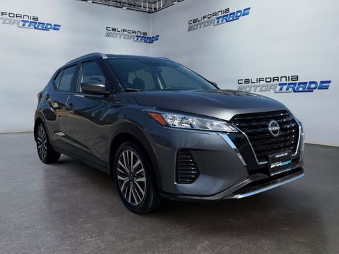 Used 2024 Nissan Kicks SV image 3