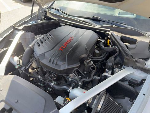 Used 2018 Kia Stinger GT2 AWD/4WD image 11