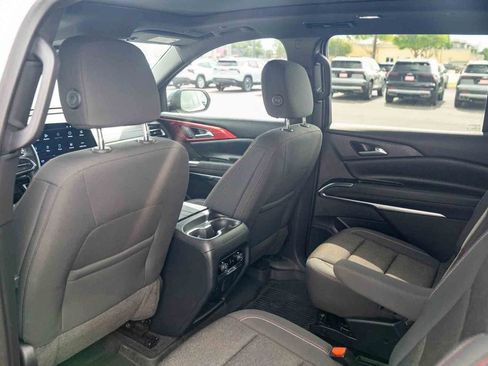 Used 2024 Chevrolet Traverse Z71 AWD/4WD image 23