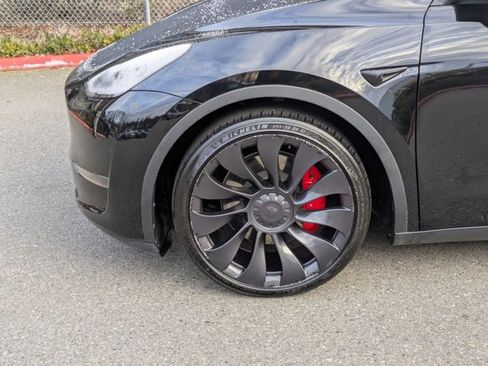 Used 2023 Tesla Model Y Performance image 29