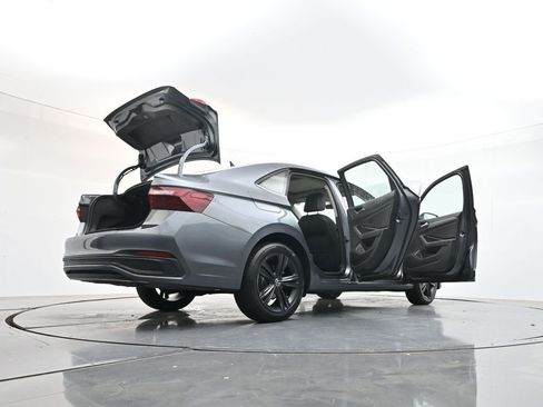 Used 2023 Volkswagen Jetta SE FWD image 47