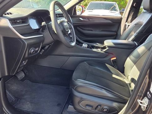 Certified 2023 Jeep Grand Cherokee Altitude AWD/4WD image 9