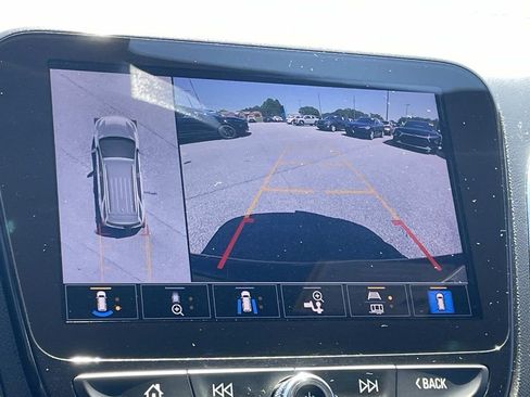 Used 2022 Chevrolet Equinox Premier FWD image 19