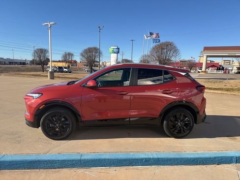 Used 2024 Buick Encore GX Sport Touring image 5