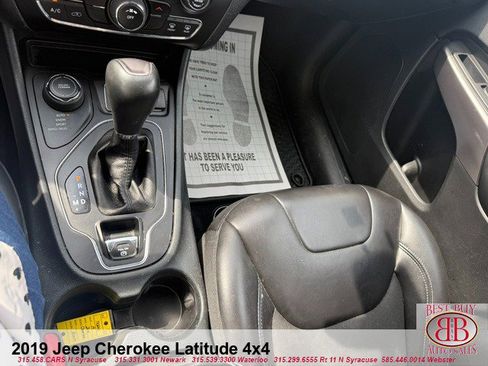 Used 2019 Jeep Cherokee Latitude Plus w/ Cold Weather Group AWD/4WD image 34