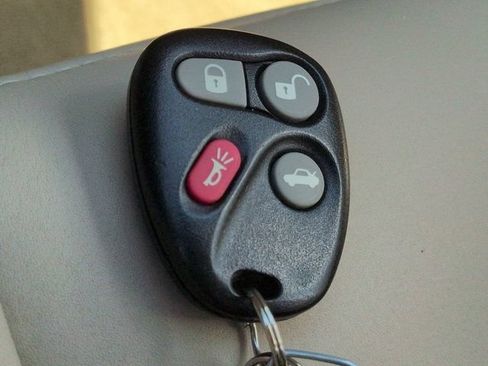 Used 2003 Cadillac CTS 3.2 w/ Preferred Equipment Group RWD image 26